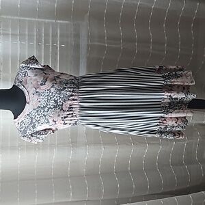 *LAST CHANCE!* Lilypad Crew Neck Short Sleeve Midi Dress